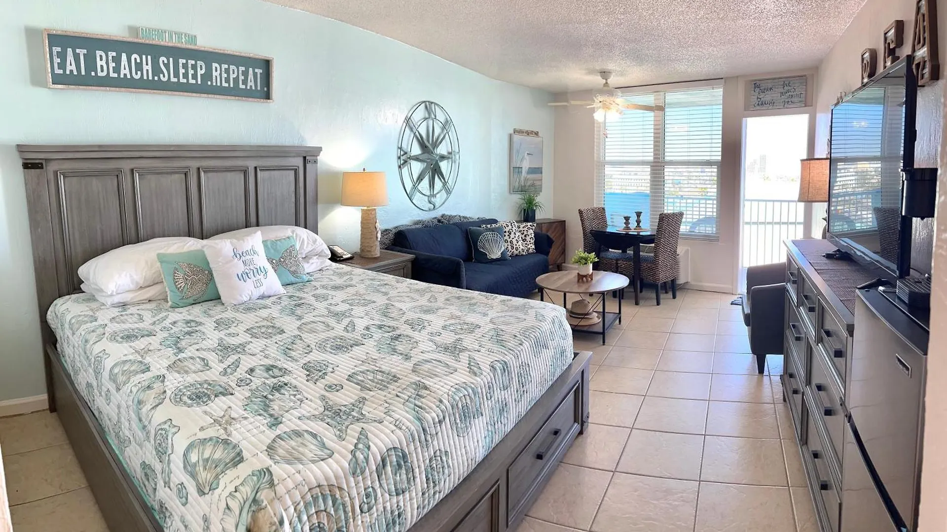 Aparthotel Beach Condo With Pool & Tiki Bar!