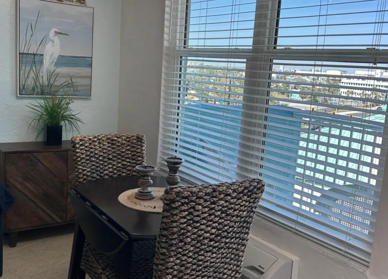 Aparthotel Beach Condo With Pool & Tiki Bar!